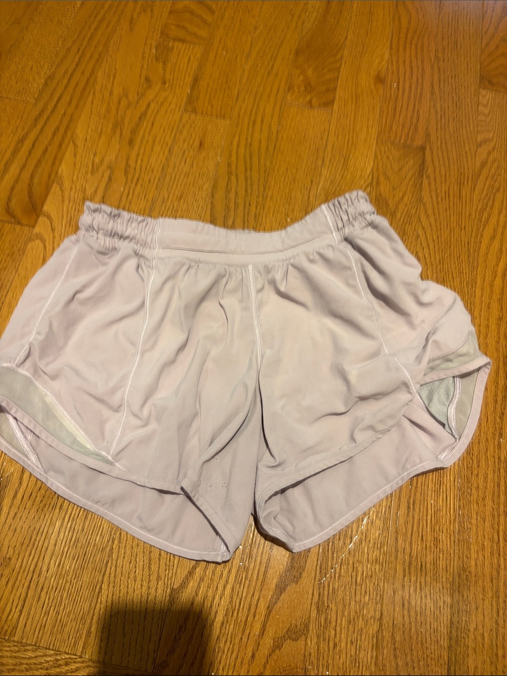 Lululemon Size 6 Light Pink Women's Athletic Shorts Regular Inseam 2.5in